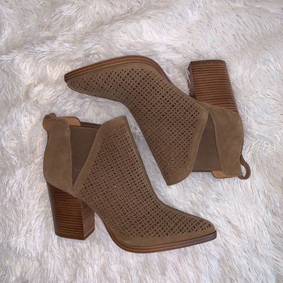 Marc Fisher Ankle Booties Arwen Heeled Size 10 - Picture 8 of 13